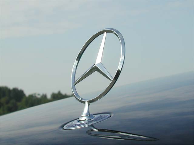 Mercedes Benz logo1