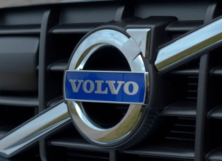 Odbyt automobilky Volvo Cars loni klesl kvůli výrobním problémům 