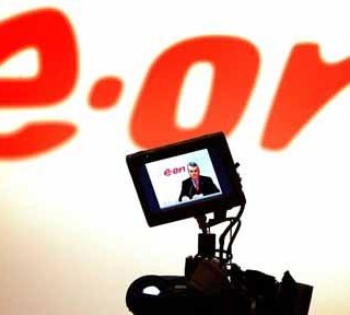 E.ON od začátku příští roku trvale sníží 800.000 klientů ceny energií o 10 pct 